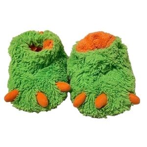 Wonder Nation Toddler Unisex Size 6 Fuzzy Green Monster Claw Foot Soft Slippers